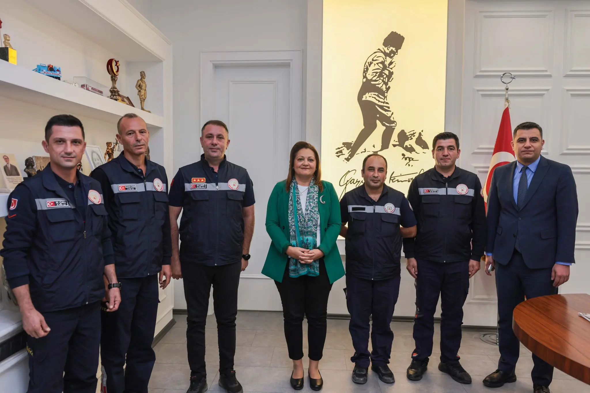 İtfaiye Haftası'nda kahraman itfaiyecilere teşekkür