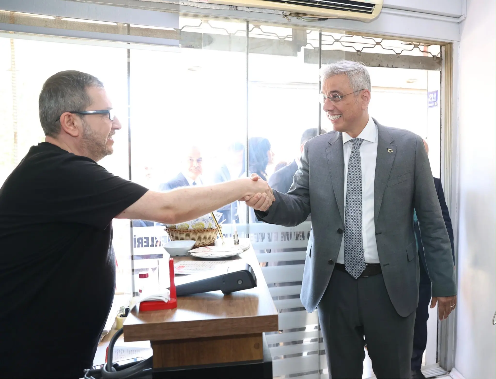 Aydın, samimiyet ve güler yüzle anılıyor