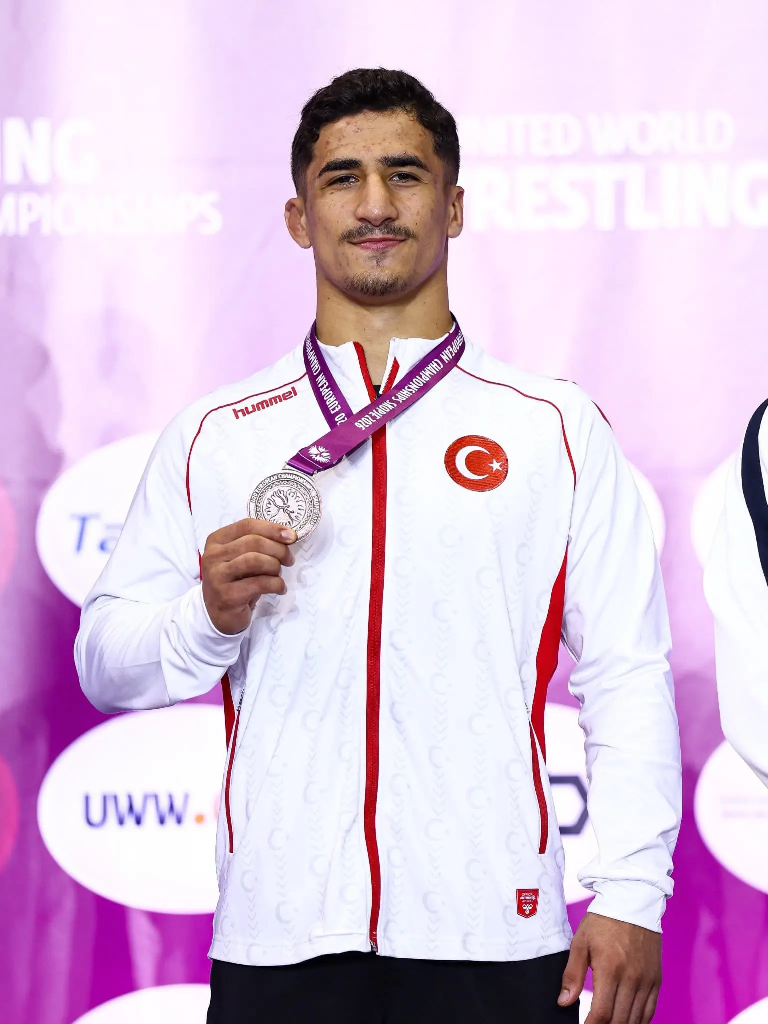 Yasin Uzun, U20 Avrupa Güreş Şampiyonası'nda bronz madalya kazandı