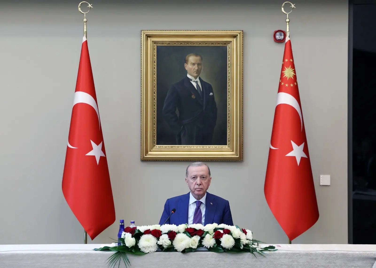 Cumhurbaşkanı Erdoğan Ahlat'ta Kabine Toplantısı Yaptı