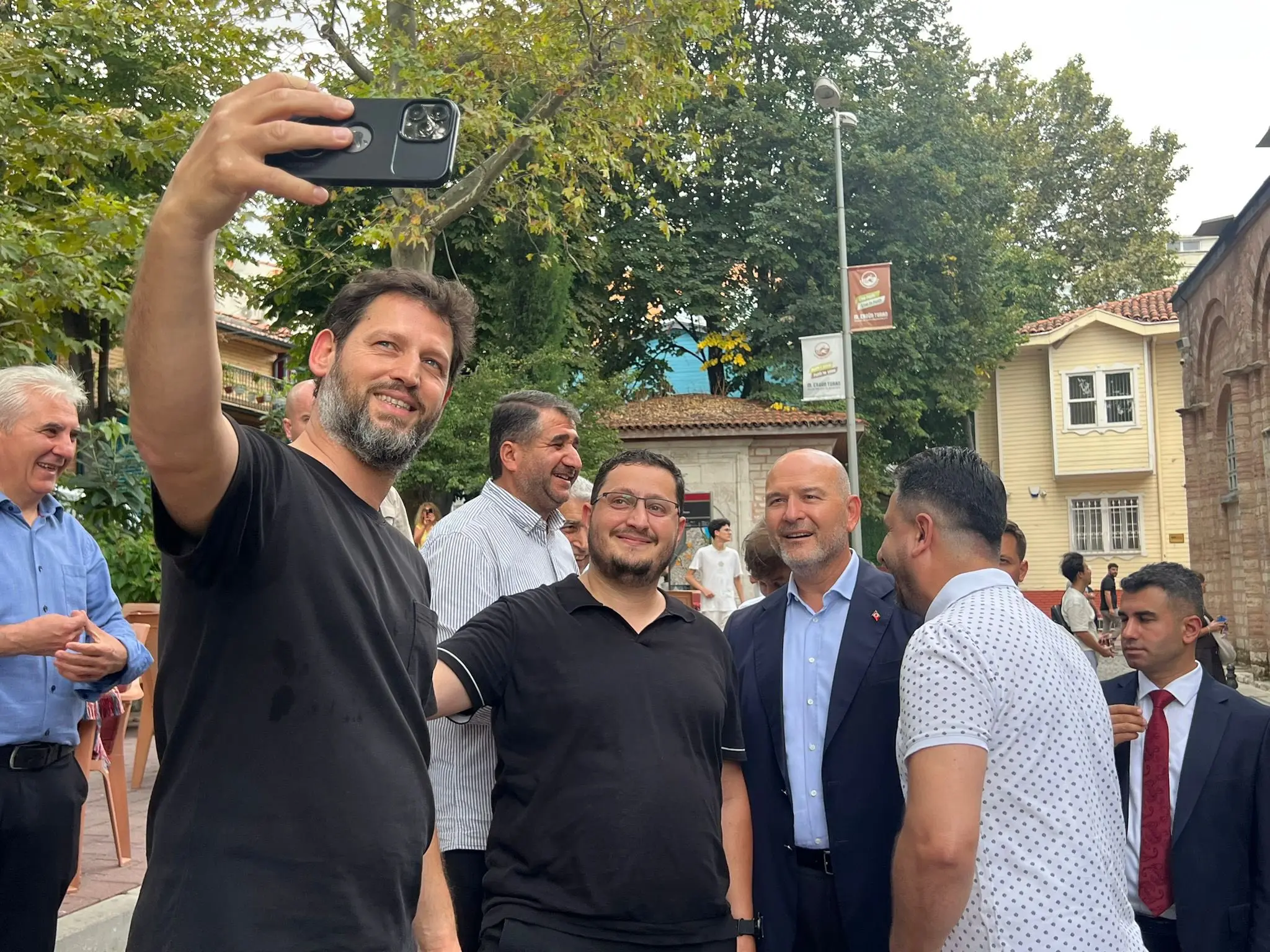 Yetim Vakfı yöneticileriyle bir araya gelindi