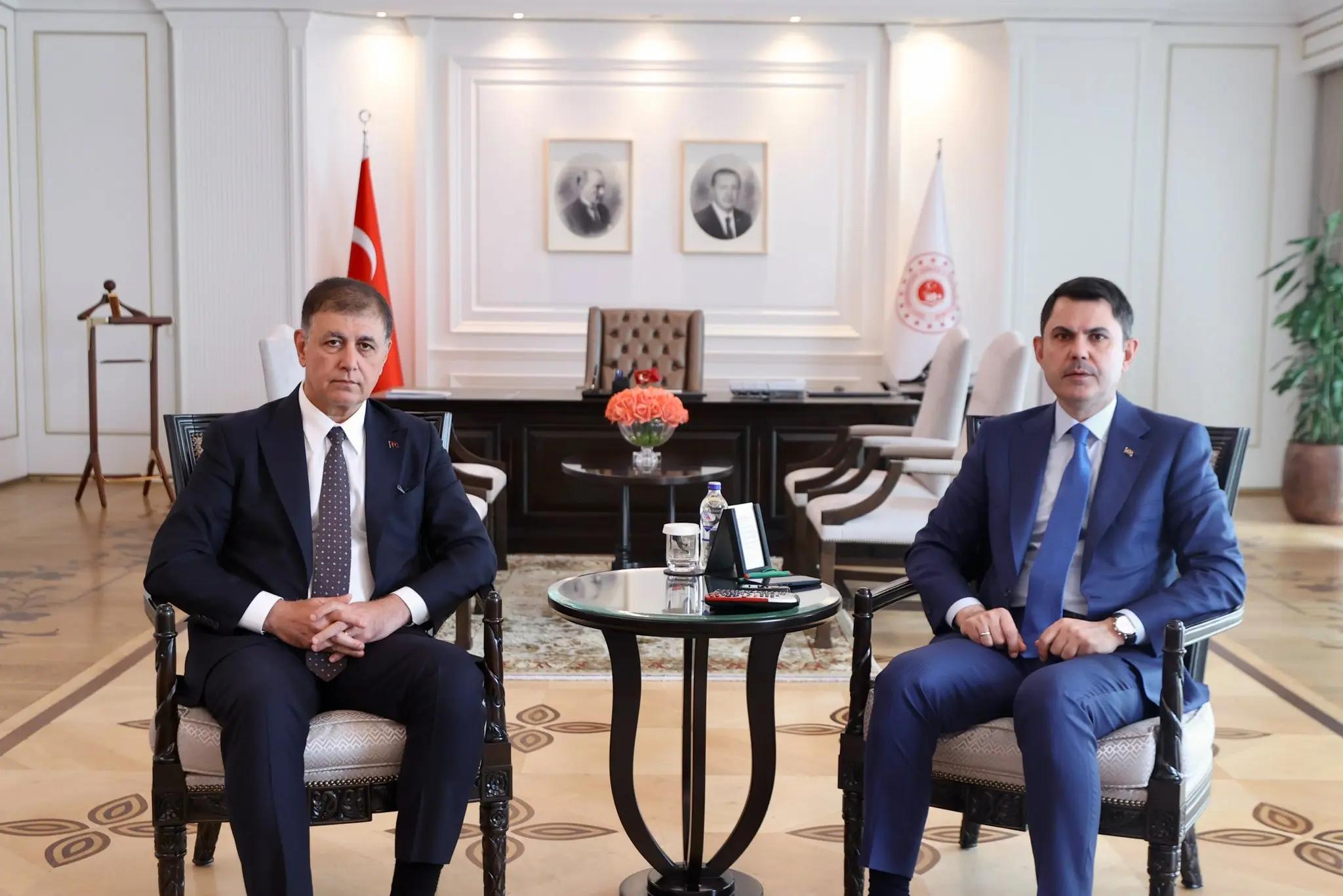 İzmir Büyükşehir Belediye Başkanı Bakanlıkta kabul edildi