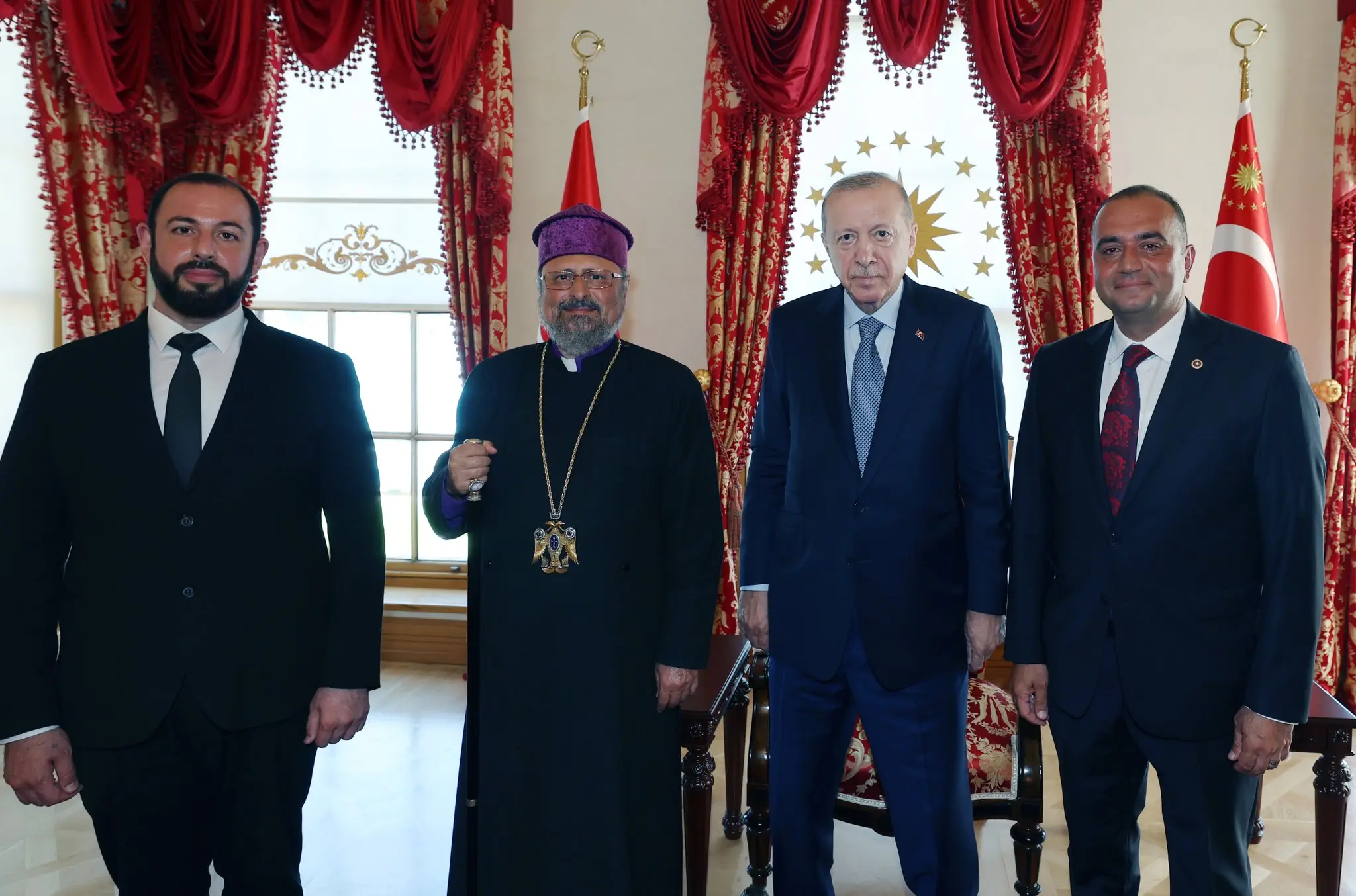 Cumhurbaşkanı Erdoğan, İstanbul Milletvekilini ve Patrik'i kabul etti