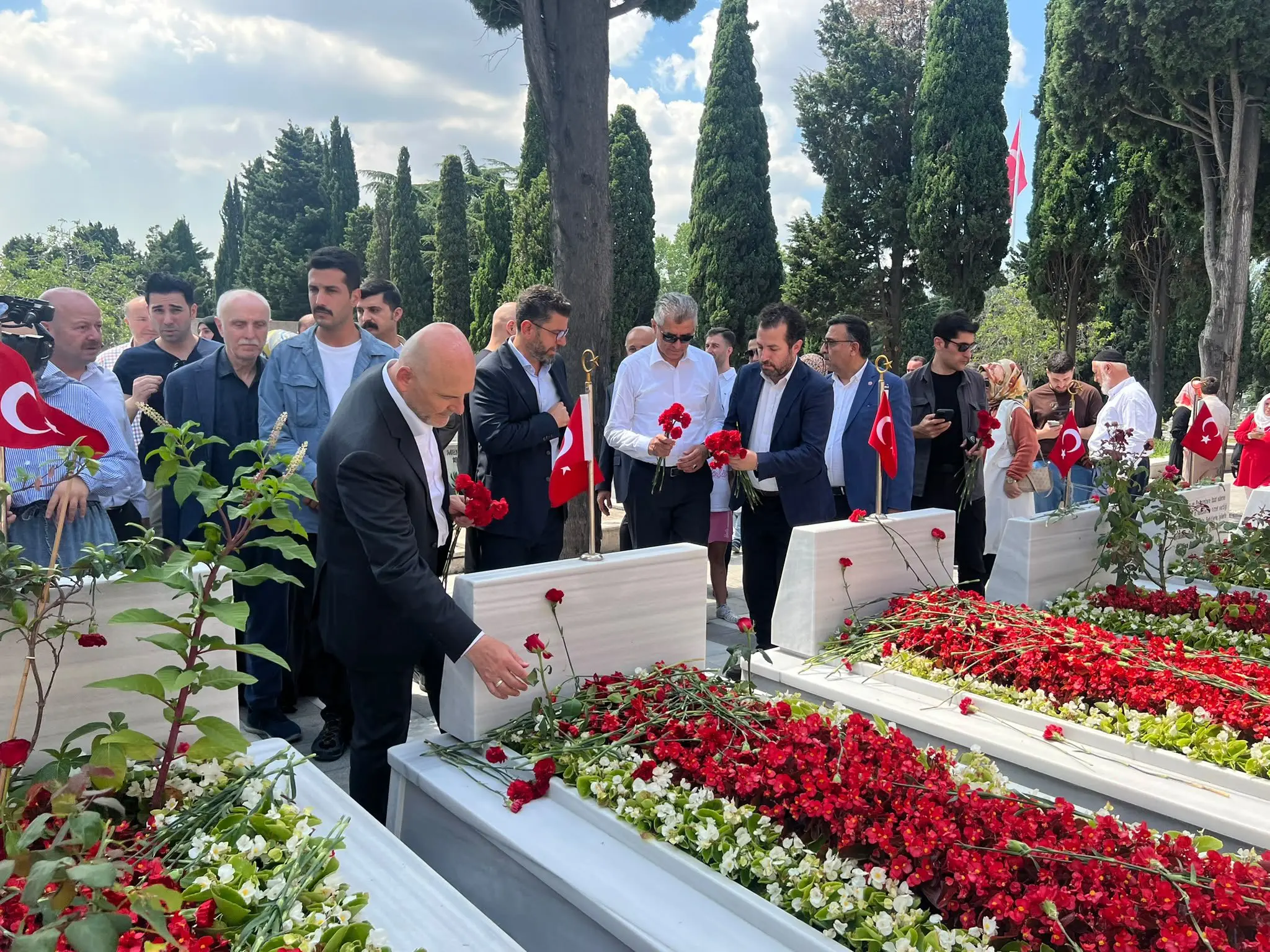 15 Temmuz'da Şehitler Ziyaret Edildi