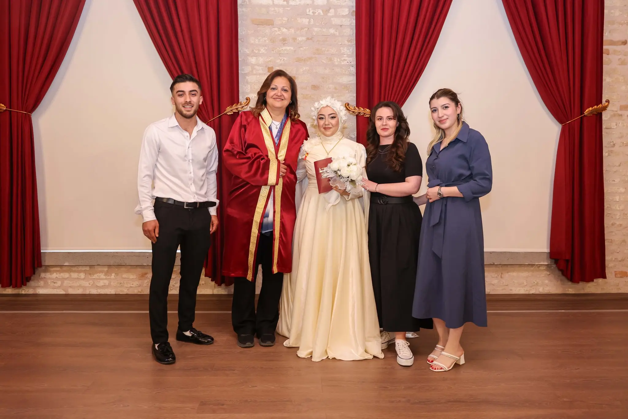 Pelin Nur Yüksel ve Ogün Samur'un nikah akdi gerçekleşti