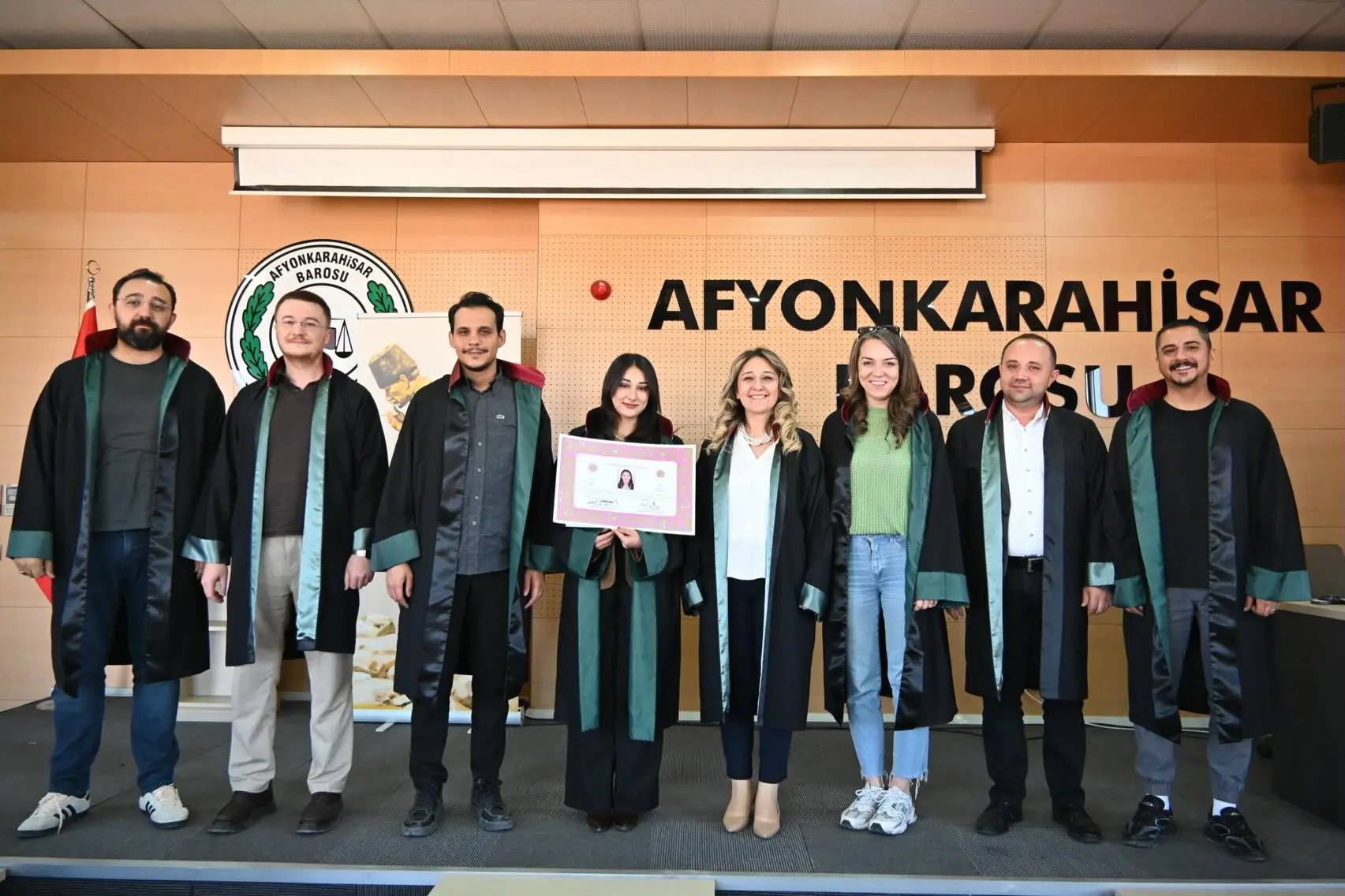 Av. Fatma Nur Kurt ruhsatını aldı