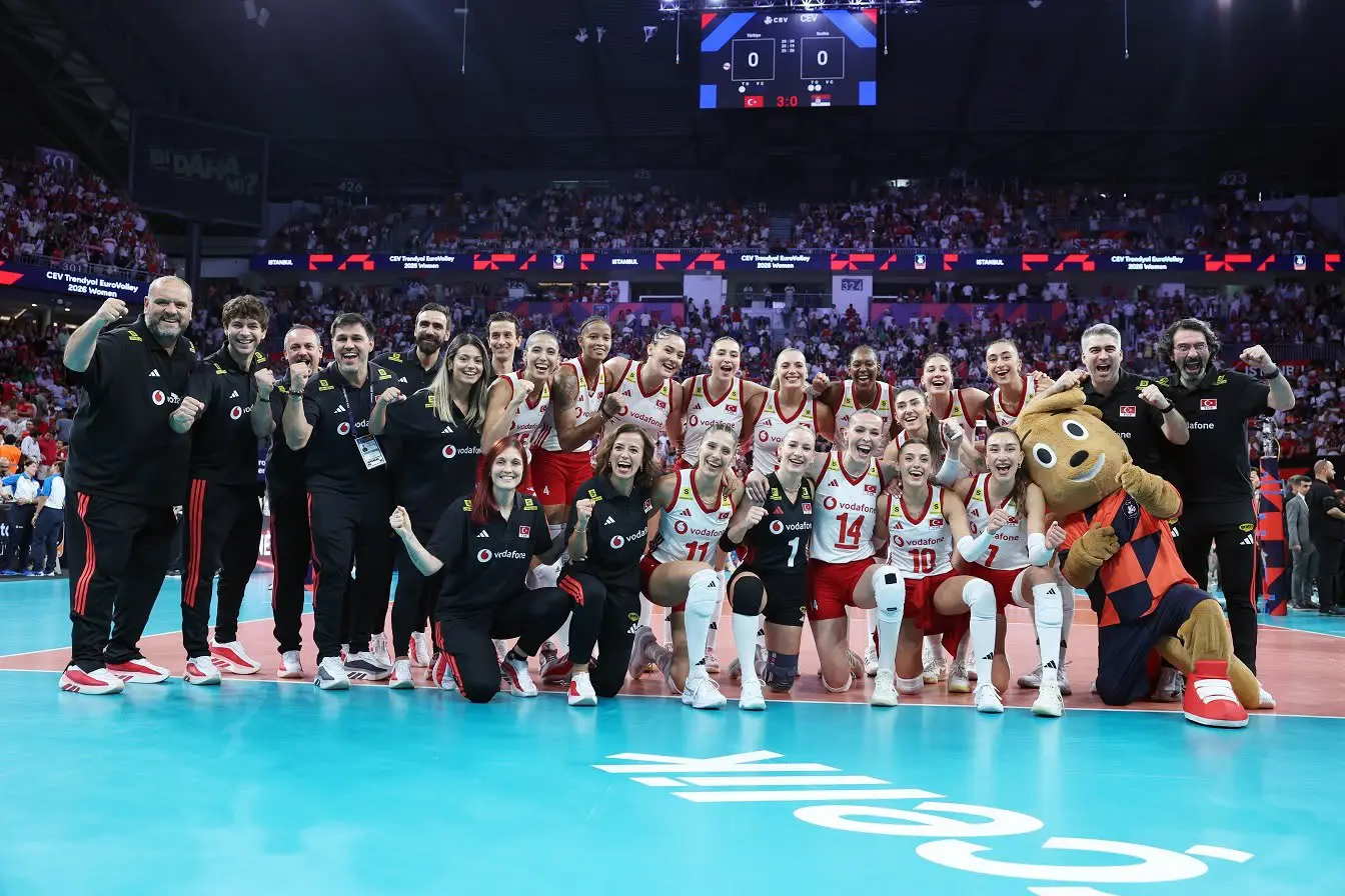 A Milli Kadın Voleybol Takımı'ndan büyük başarı