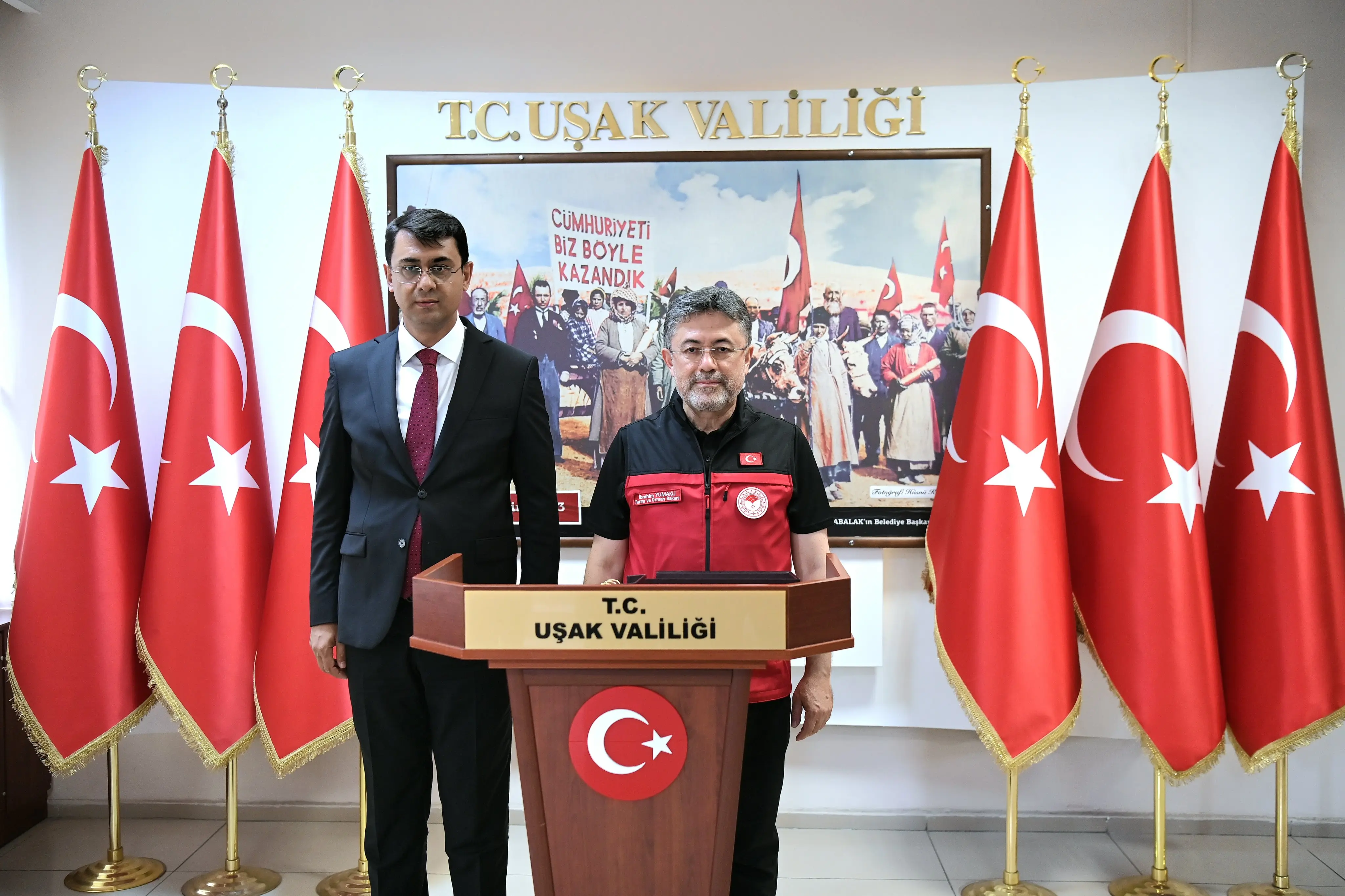 Bakan Yumaklı, Uşak'ta Valilik Ziyareti Gerçekleştirdi