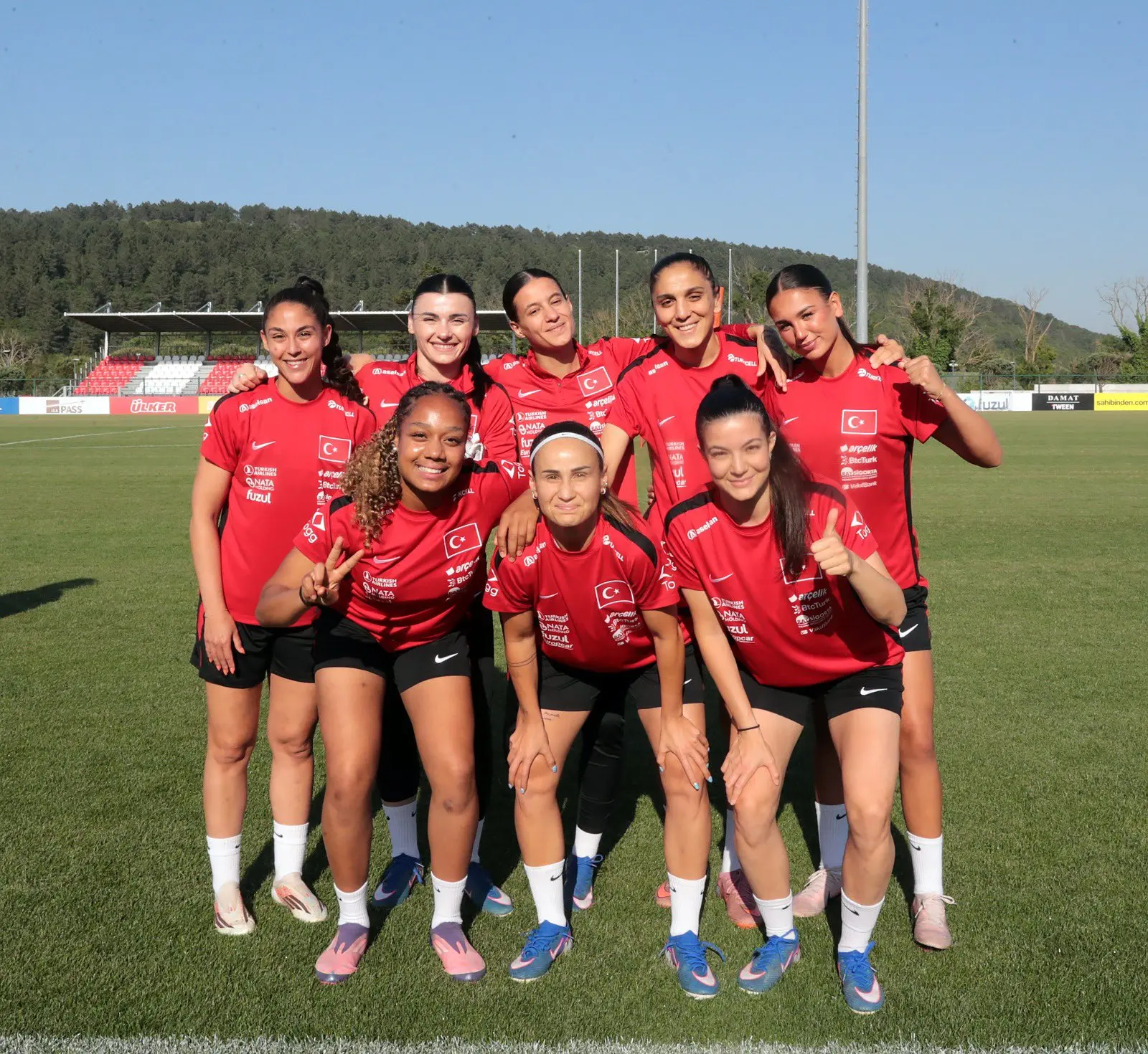 Kadın Milli Takım, gülümsemelerle dolu anlar yaşıyor