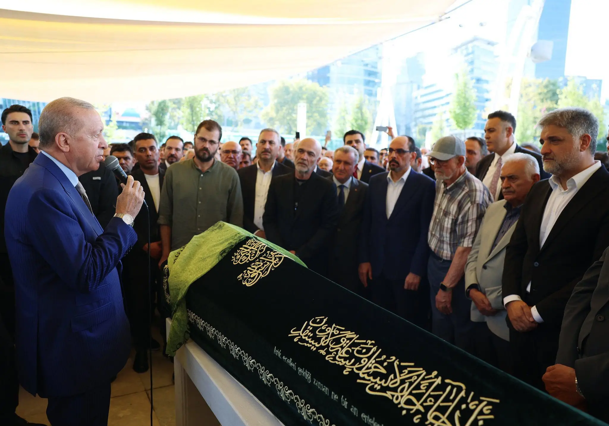 Abdülkadir Emin Önen'in kızı Fatma Zehra ebediyete uğurlandı