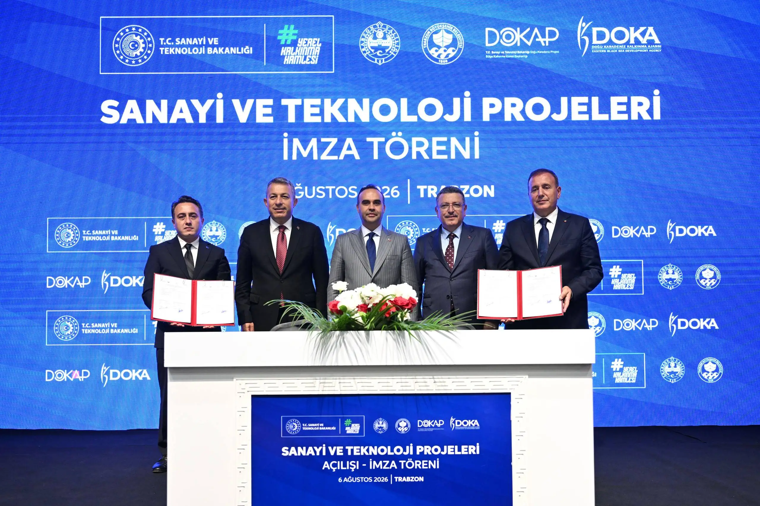 Bakan Kacır, Trabzon'da törene katıldı