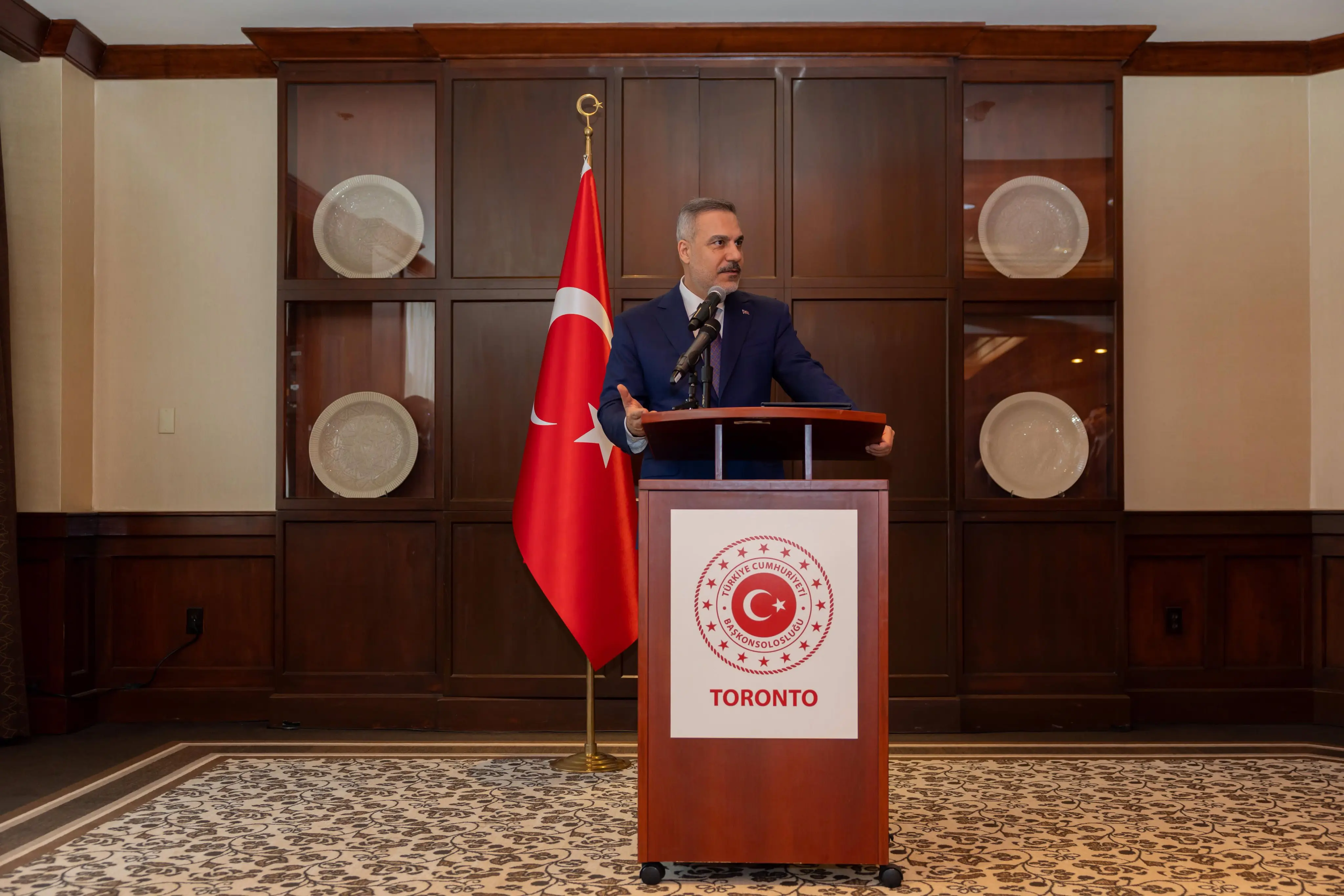 Hakan Fidan, Toronto'da İş Dünyasıyla Bir Araya Geldi