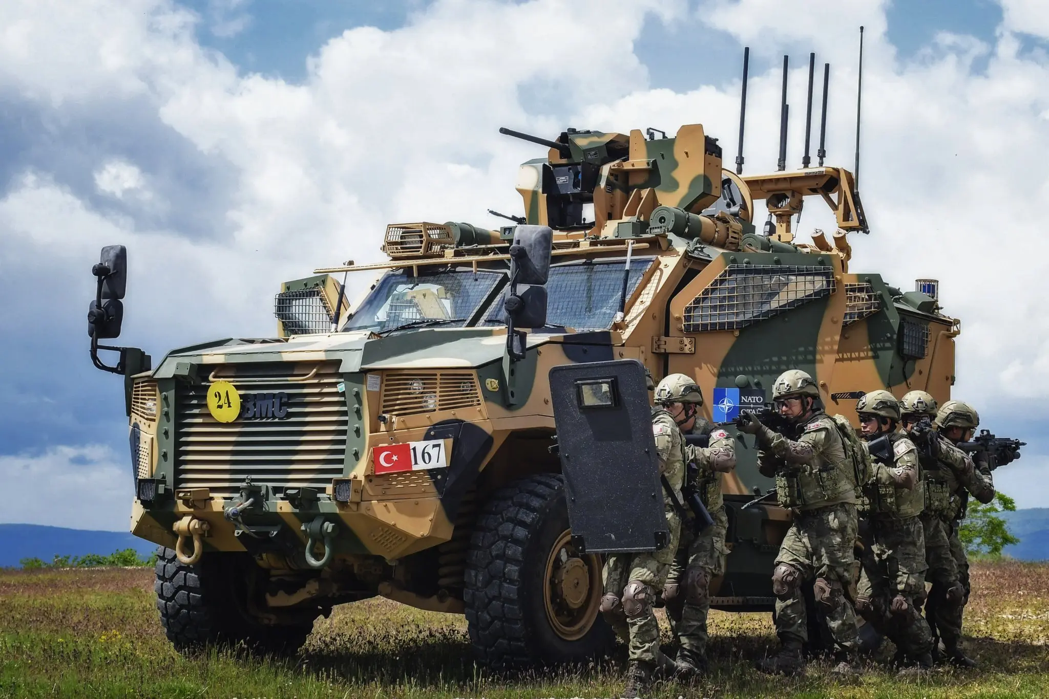 NATO Zirvesi'nde barış için ortak duruş sergilendi