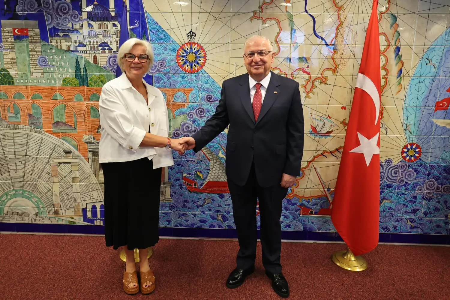 Yaşar Güler, Fransız Bakan ile NATO'da bir araya geldi