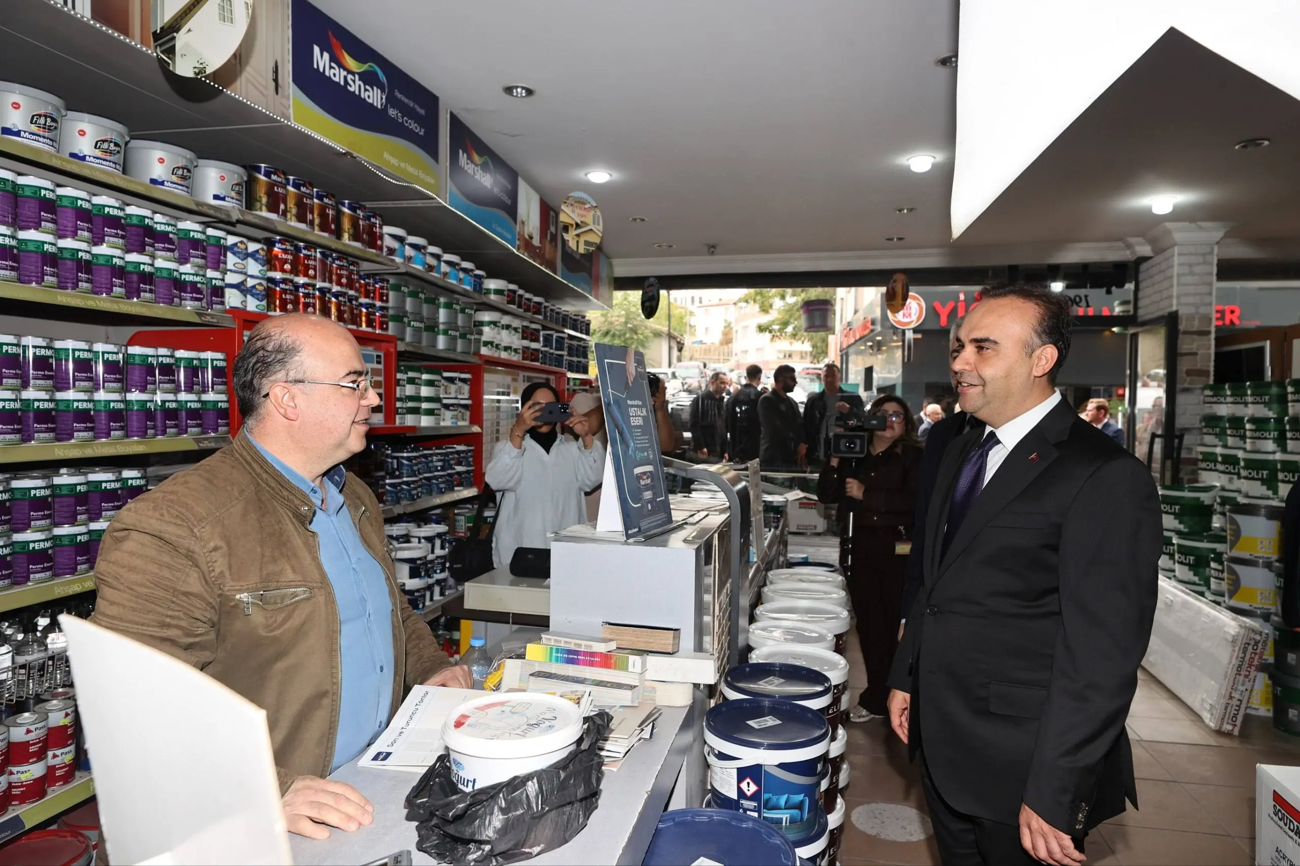 Bakan Kacır, Kırklareli'nde esnafı ziyaret etti