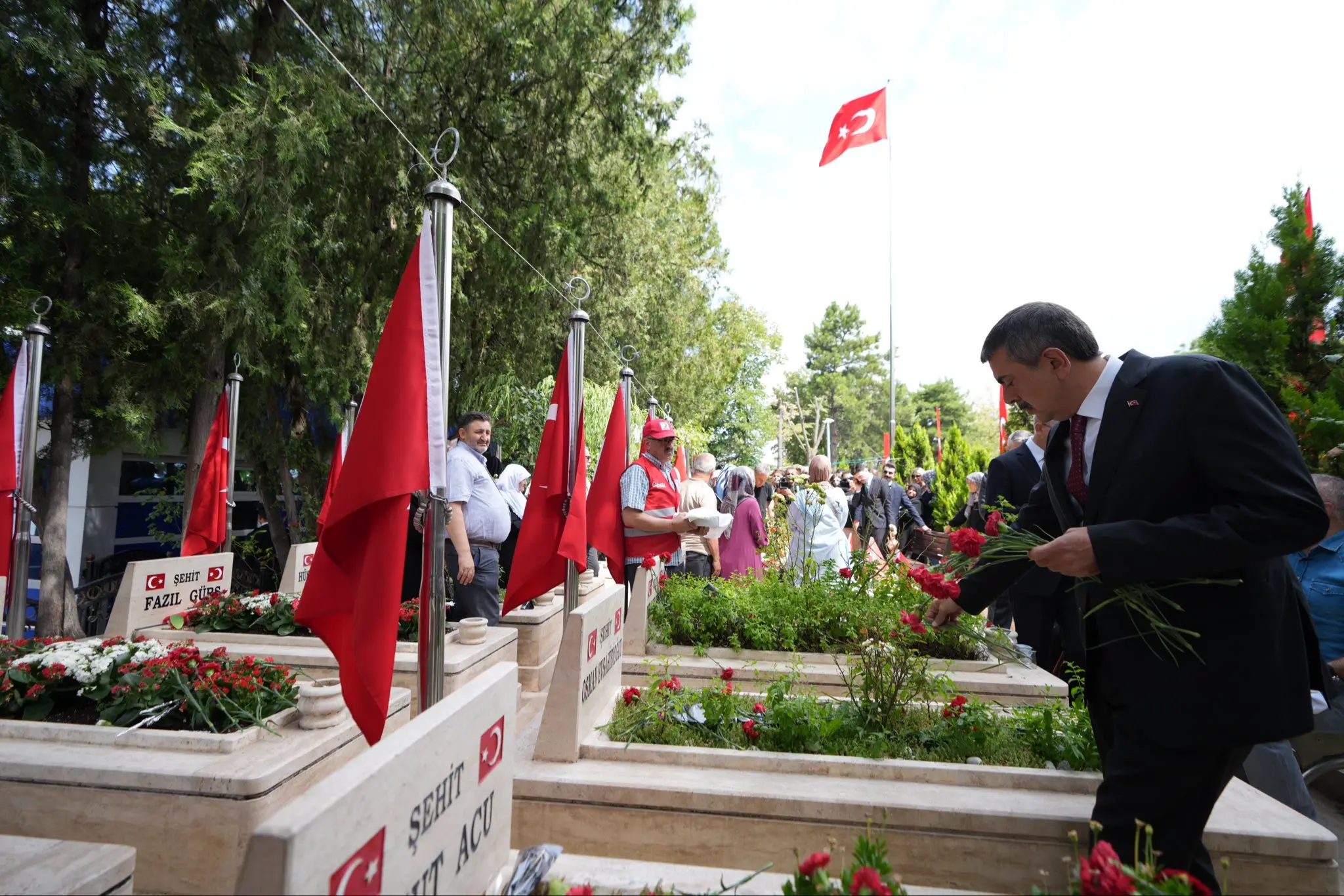 Bakan Tekin, 15 Temmuz mesajı yayımladı