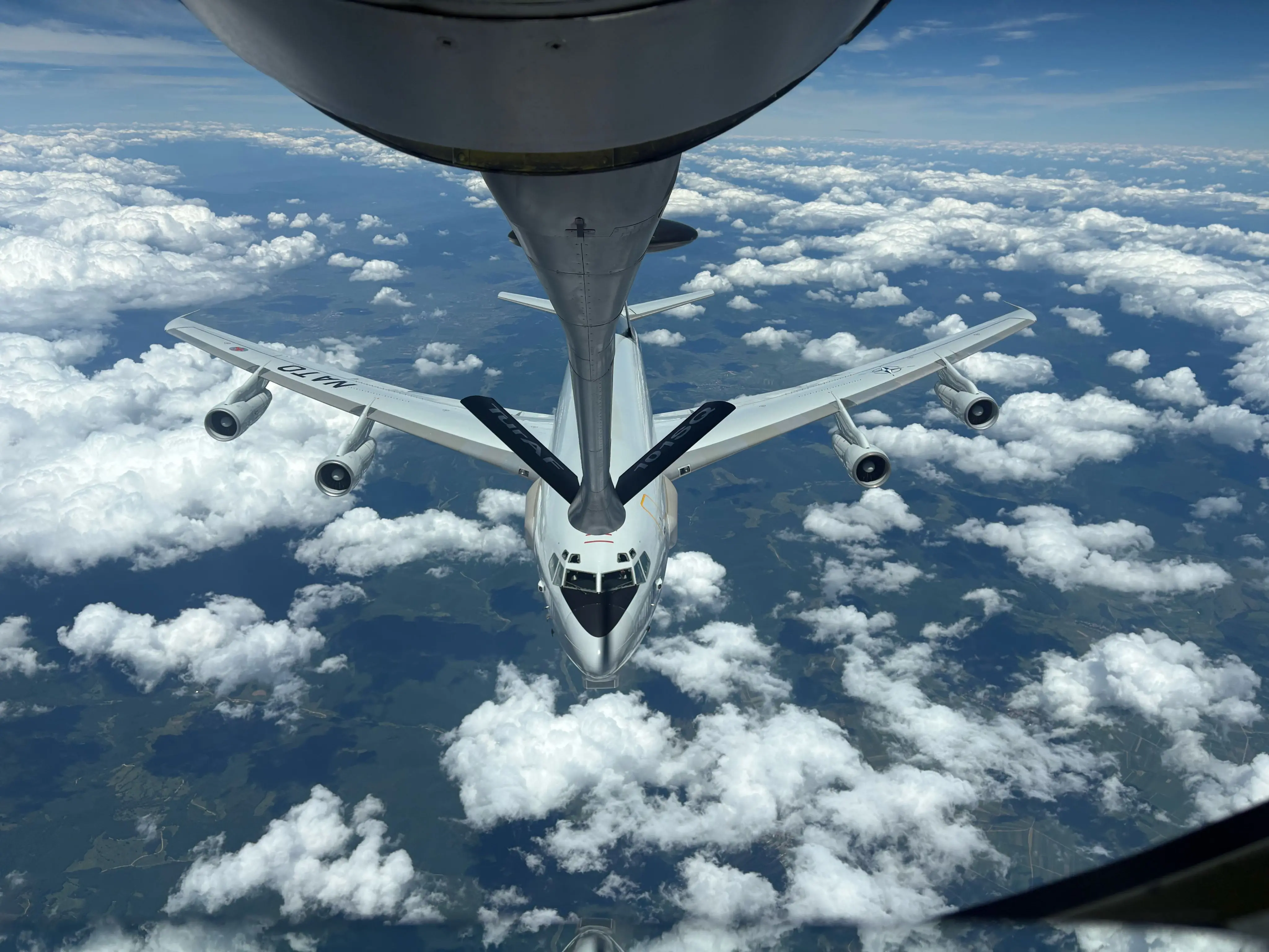 Hava Kuvvetleri NATO E-3A AWACS için yakıt ikmali yaptı
