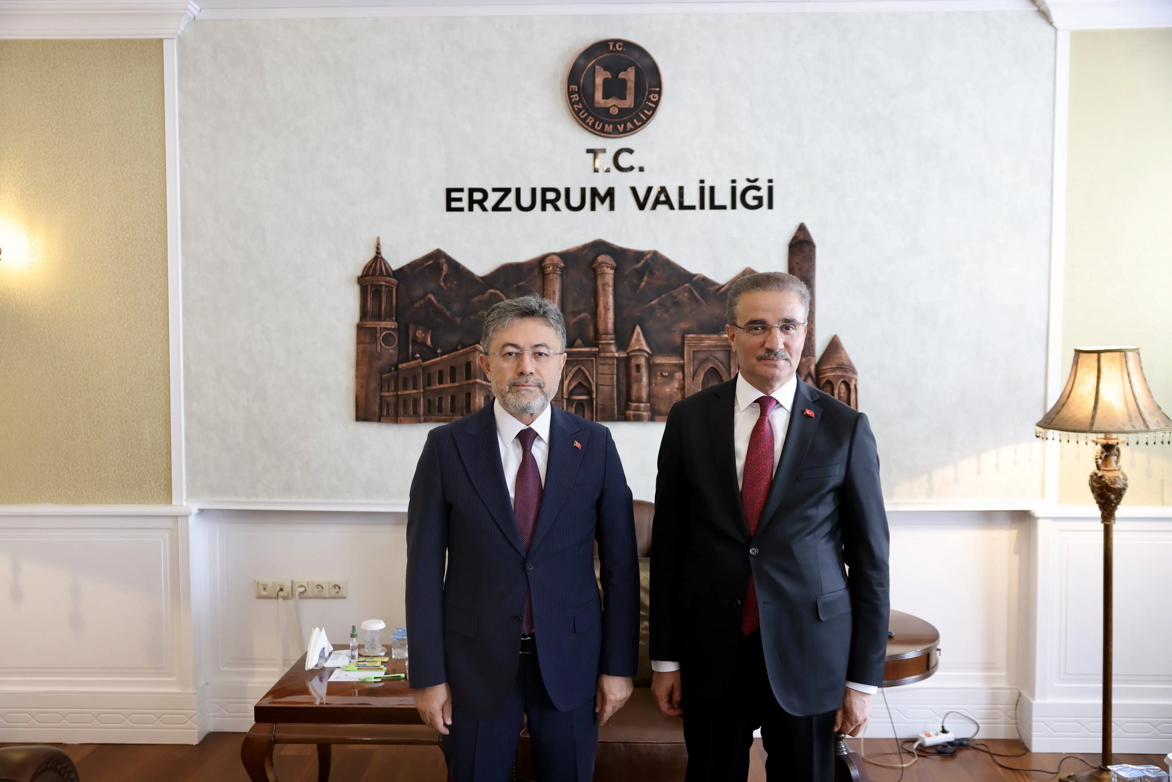 Bakan Yumaklı, Erzurum Valiliğini Ziyaret Etti