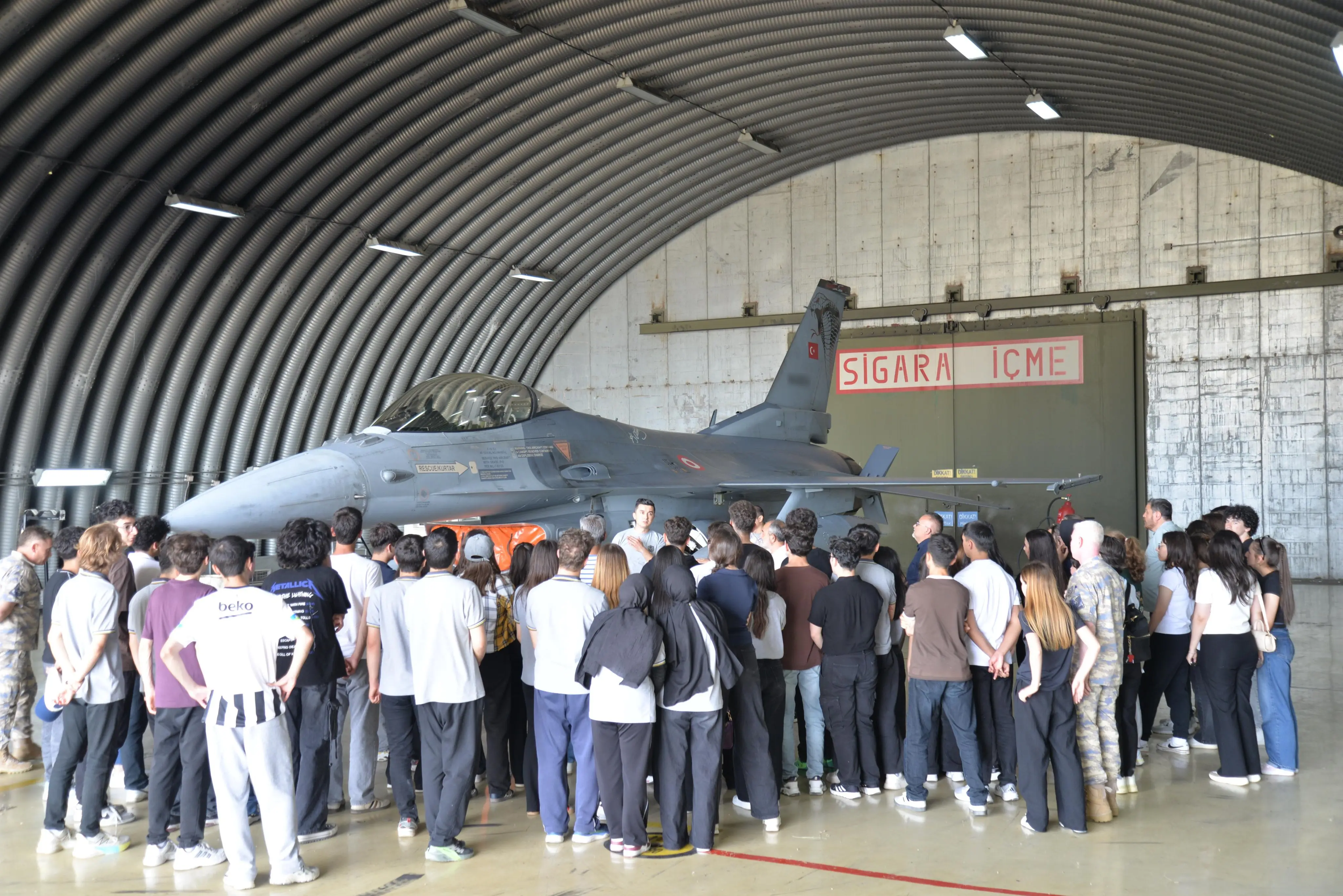 Gençler Mehmetçikle Bir Gün Projesi'nde buluştu