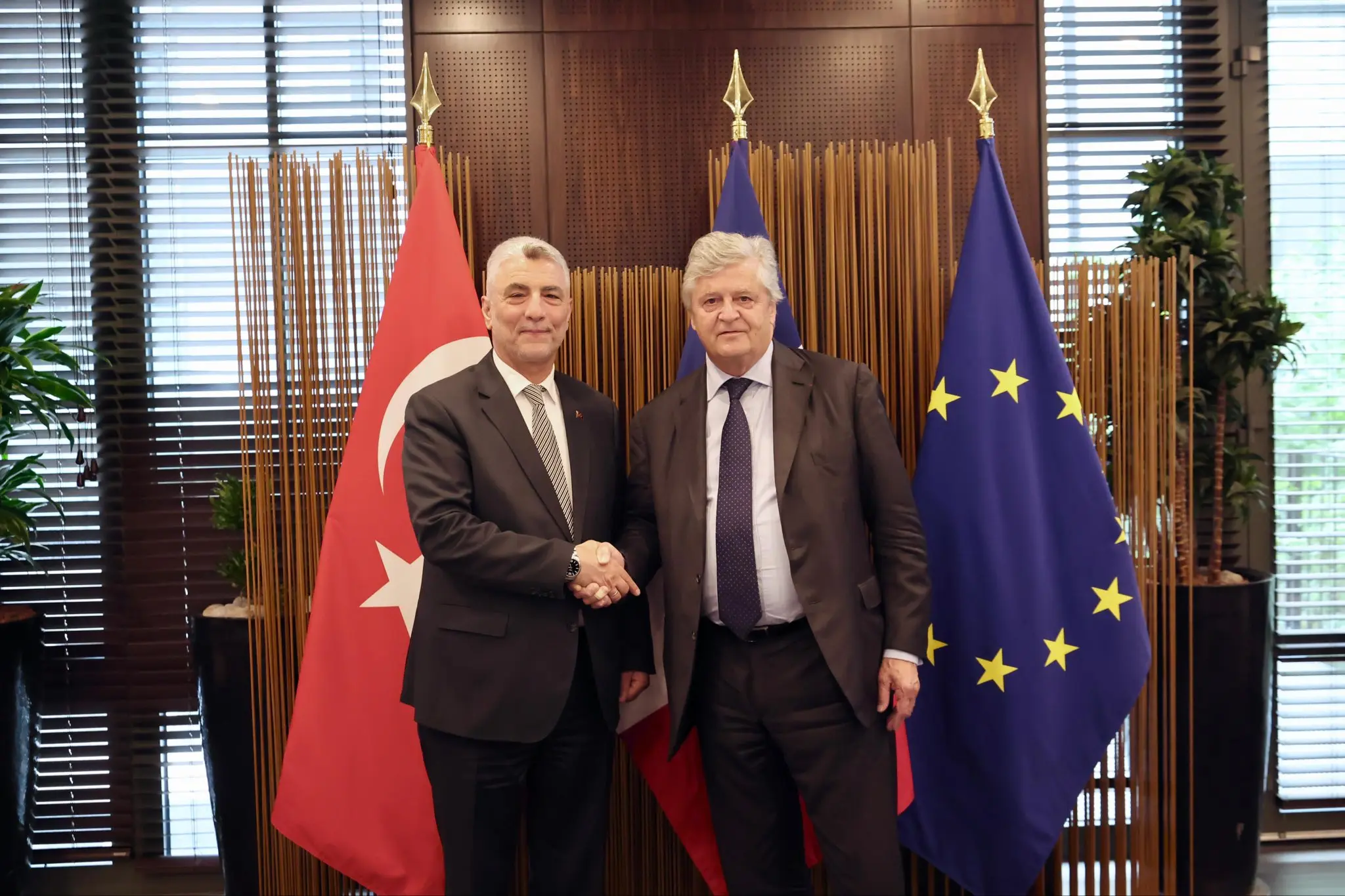 Türkiye ve Fransa Ekonomik İlişkileri Gelişiyor