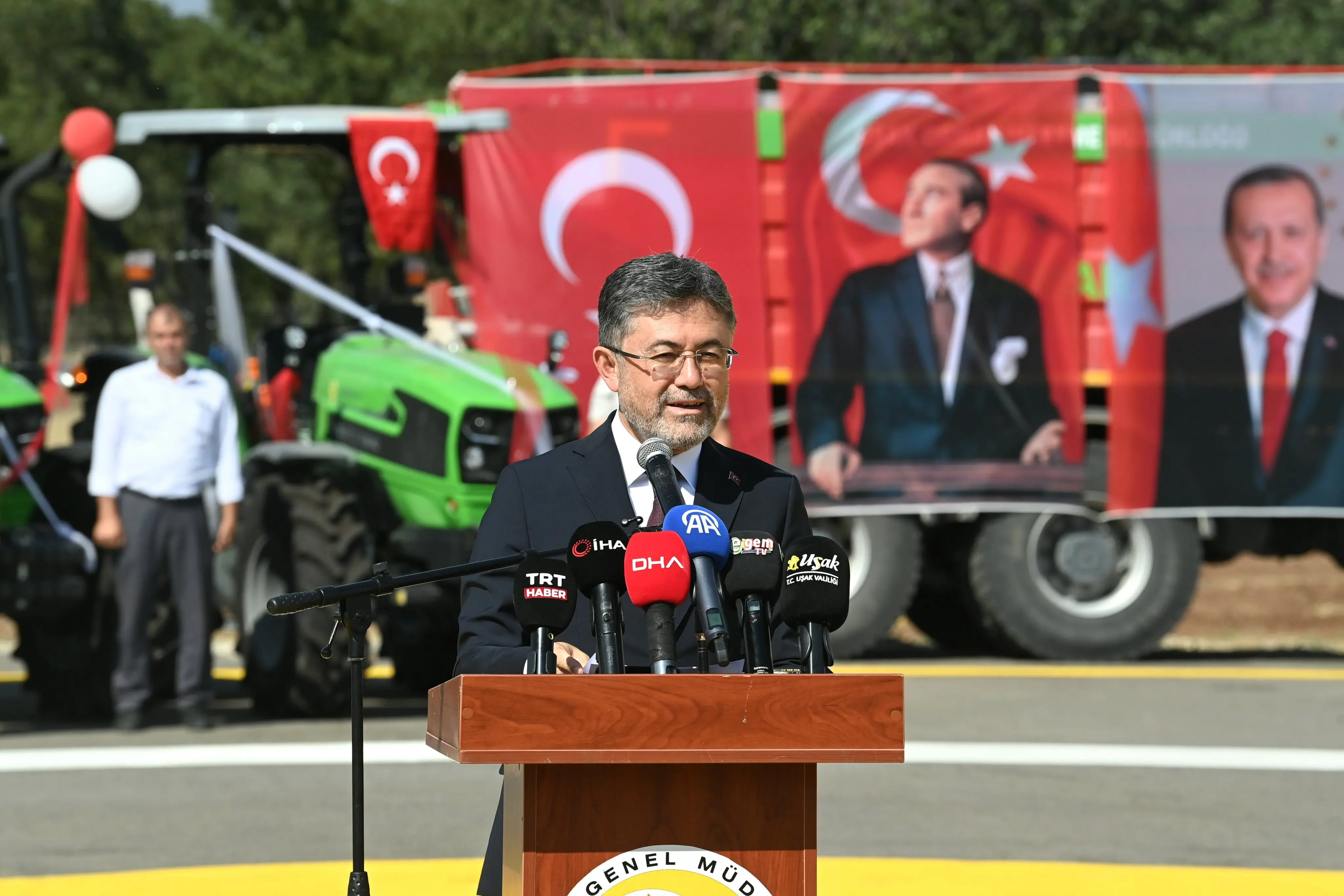 Üreticilere ORKÖY destekli traktör ve su tankerleri teslim edildi