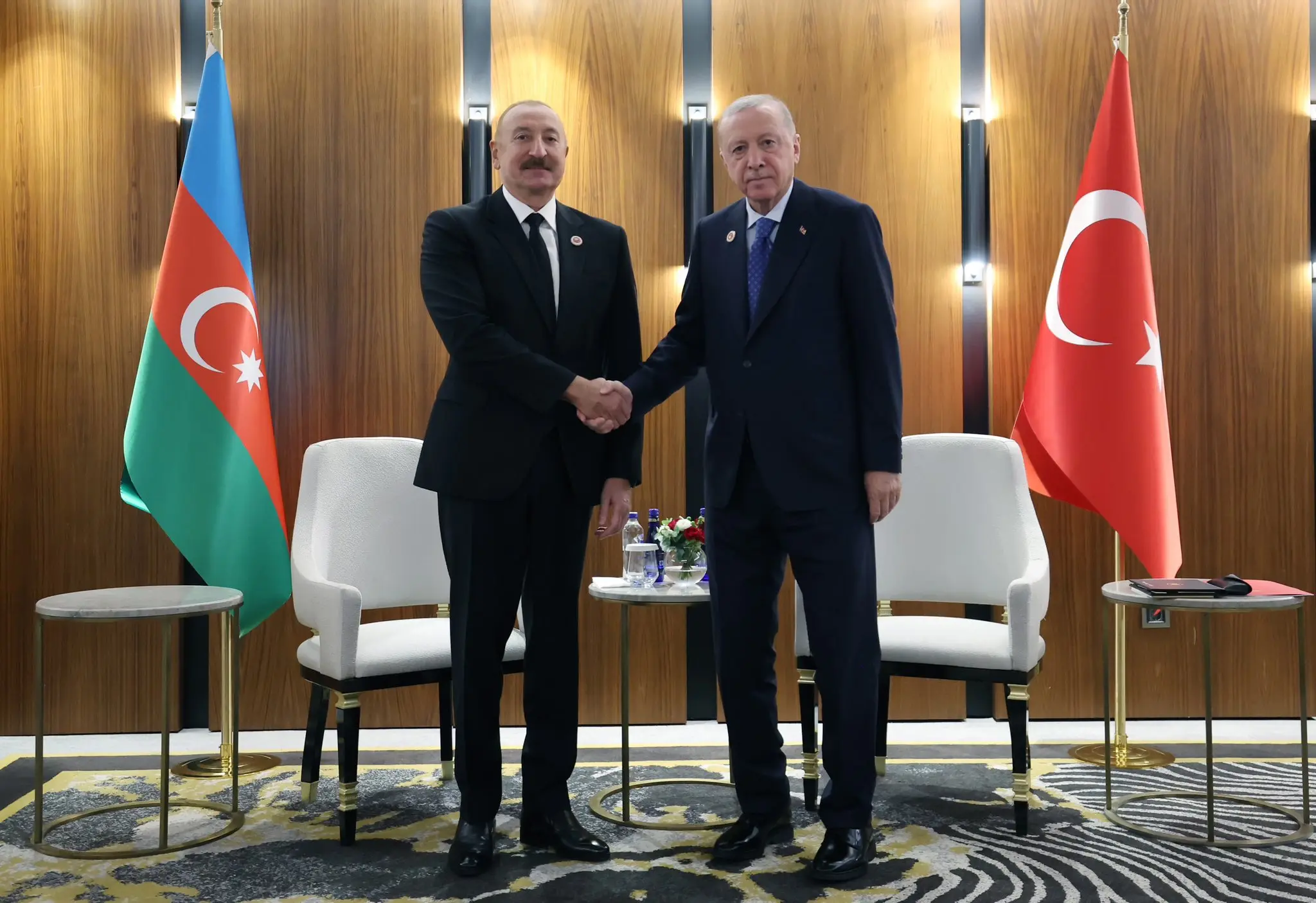 Cumhurbaşkanı Erdoğan, Aliyev ile Bishkek'te buluştu