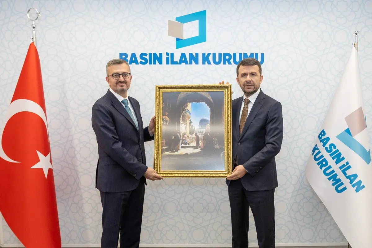İletişim Başkanı Duran, Basın Kurumu'nu Ziyaret Etti