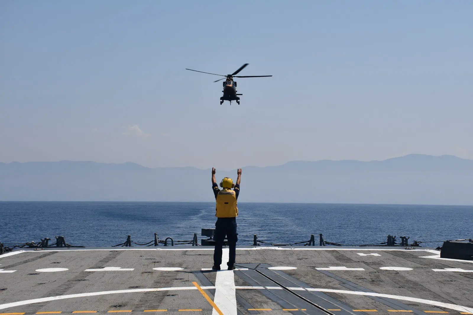 TCG Gökova, Kuzey Kıbrıs Helikopteri ile Eğitim Gerçekleştirdi