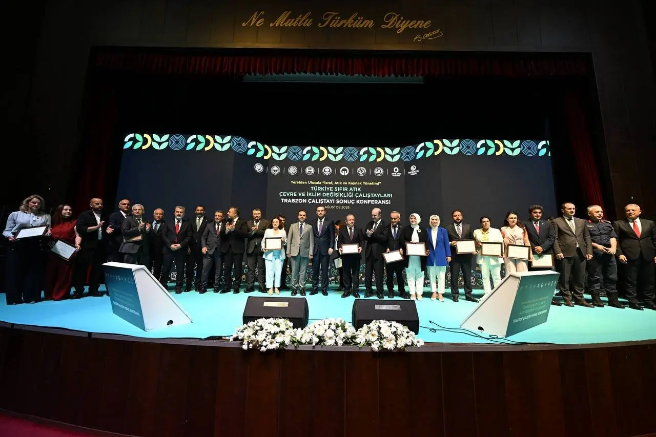 Bakan Kacır, Trabzon'da Sıfır Atık Çalıştayı'na katıldı