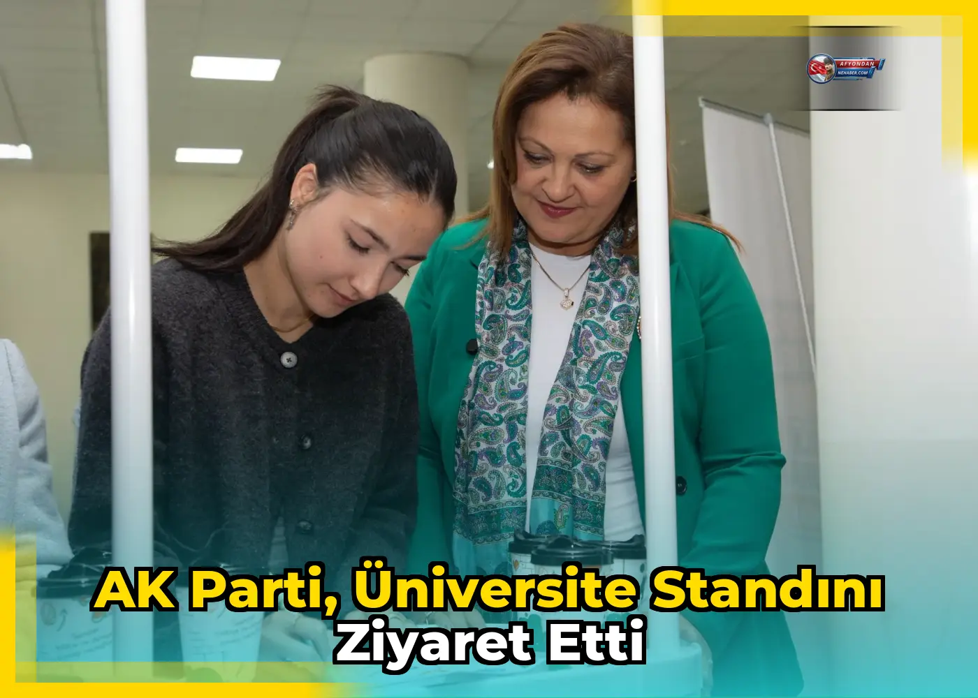 AK Parti, üniversite standını ziyaret etti