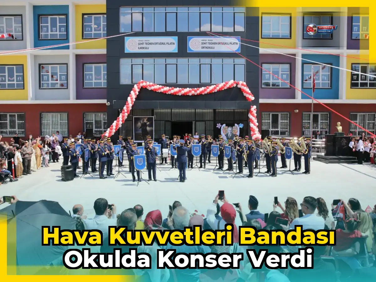 Hava Kuvvetleri Bandası okulda konser verdi